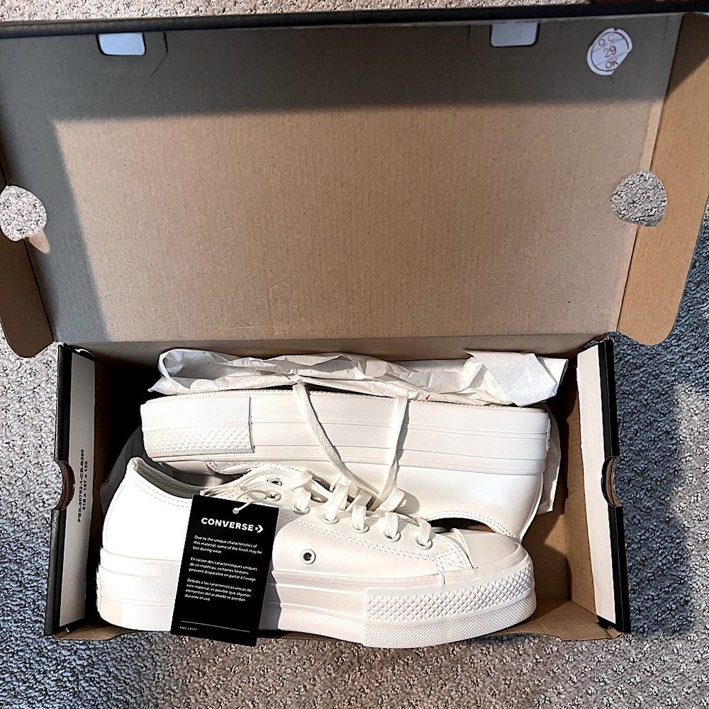 Converse white leather platform tennis shoes
